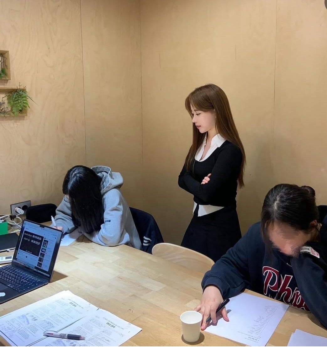 D-30 모드 실전 풀이 — 큐브 스터디룸에서 학생들 타임어택 중